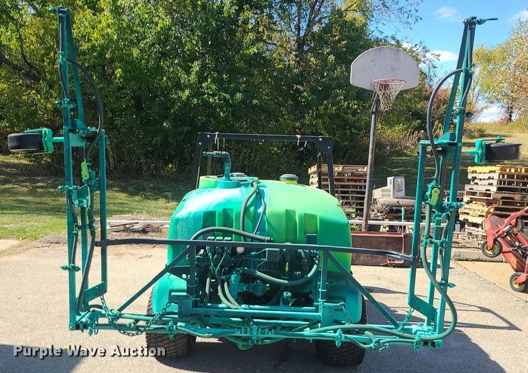 image for item DI3032 2004 John Deere Pro Gator 2020  sprayer