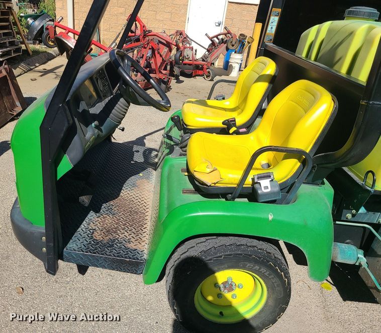 image for item DI3032 2004 John Deere Pro Gator 2020  sprayer