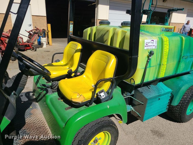 image for item DI3032 2004 John Deere Pro Gator 2020  sprayer