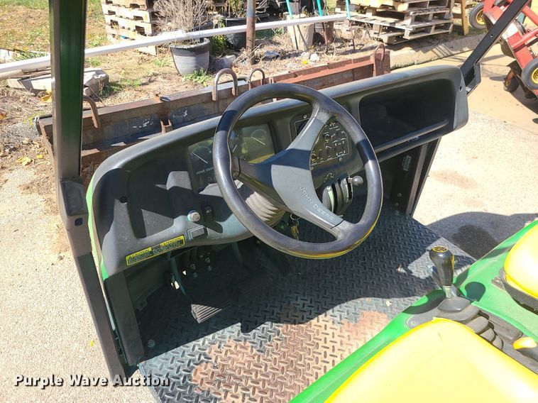 image for item DI3032 2004 John Deere Pro Gator 2020  sprayer