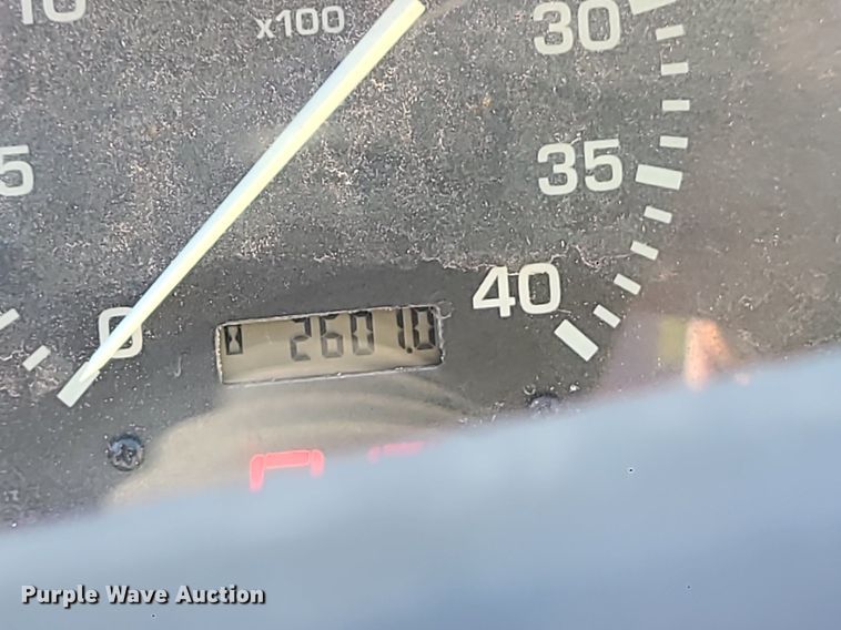 image for item DI3032 2004 John Deere Pro Gator 2020  sprayer