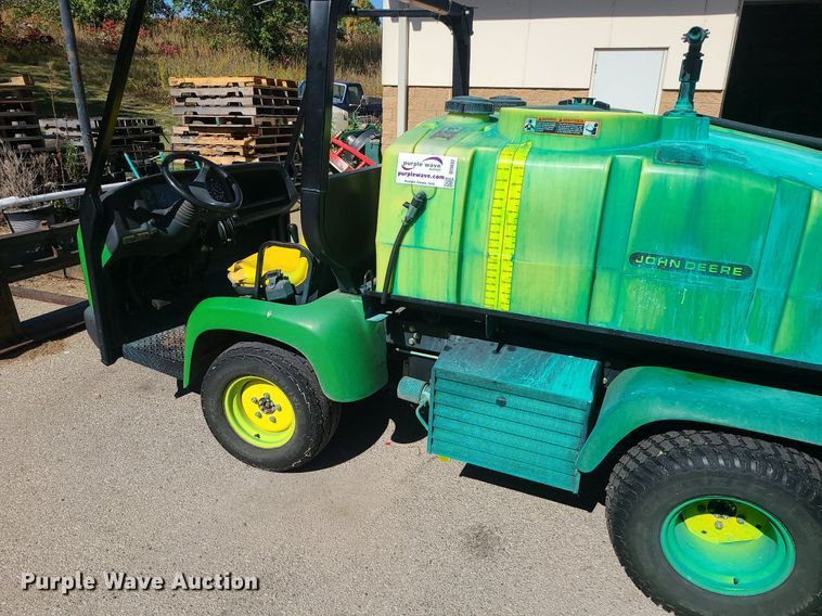 image for item DI3032 2004 John Deere Pro Gator 2020  sprayer
