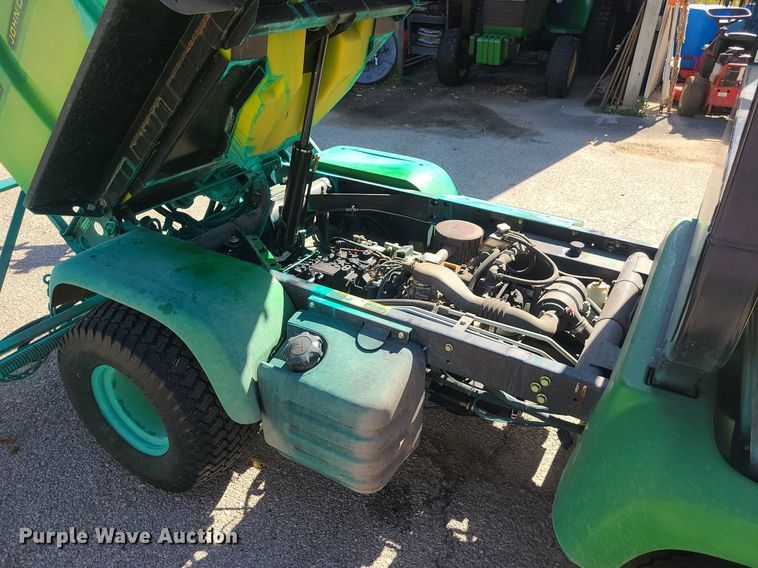 image for item DI3032 2004 John Deere Pro Gator 2020  sprayer