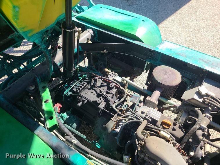 image for item DI3032 2004 John Deere Pro Gator 2020  sprayer