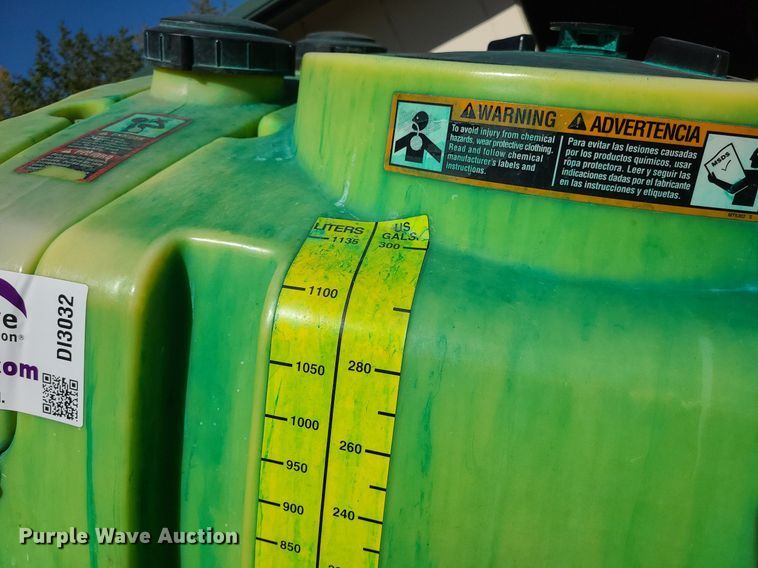 image for item DI3032 2004 John Deere Pro Gator 2020  sprayer