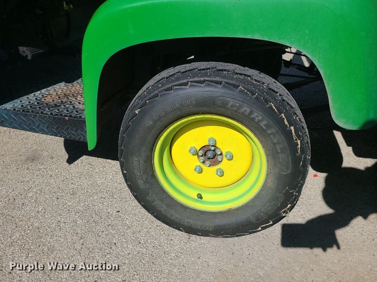 image for item DI3032 2004 John Deere Pro Gator 2020  sprayer