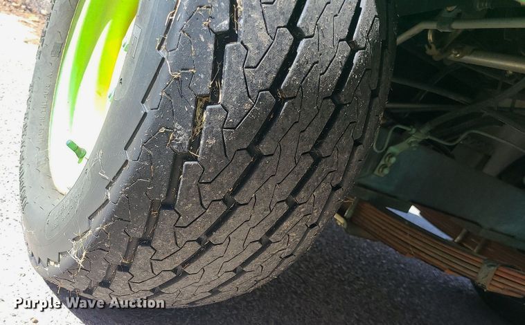 image for item DI3032 2004 John Deere Pro Gator 2020  sprayer