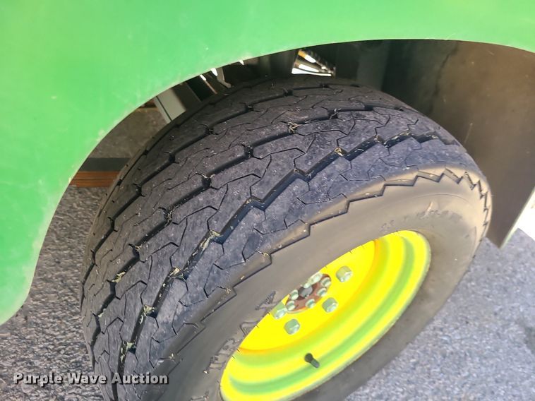 image for item DI3032 2004 John Deere Pro Gator 2020  sprayer