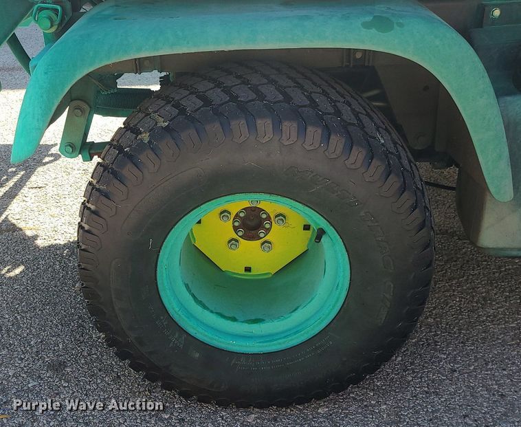 image for item DI3032 2004 John Deere Pro Gator 2020  sprayer