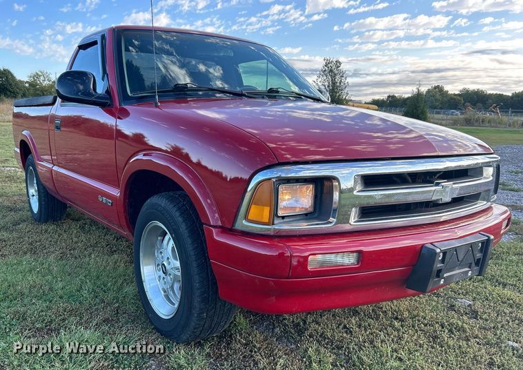 image for item DJ6349 1996 Chevrolet S10  pickup truck