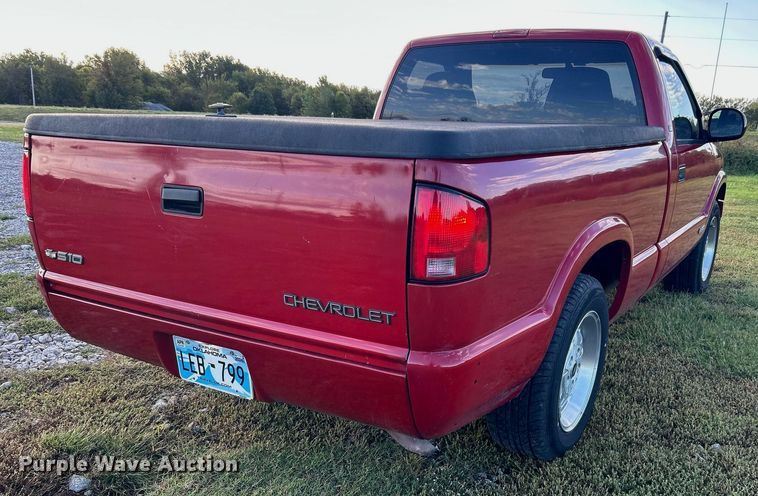 image for item DJ6349 1996 Chevrolet S10  pickup truck