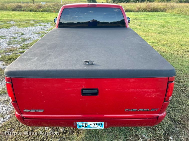 image for item DJ6349 1996 Chevrolet S10  pickup truck