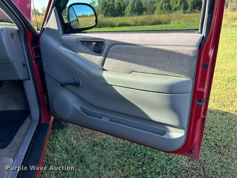 image for item DJ6349 1996 Chevrolet S10  pickup truck