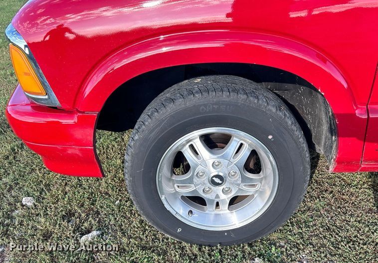 image for item DJ6349 1996 Chevrolet S10  pickup truck