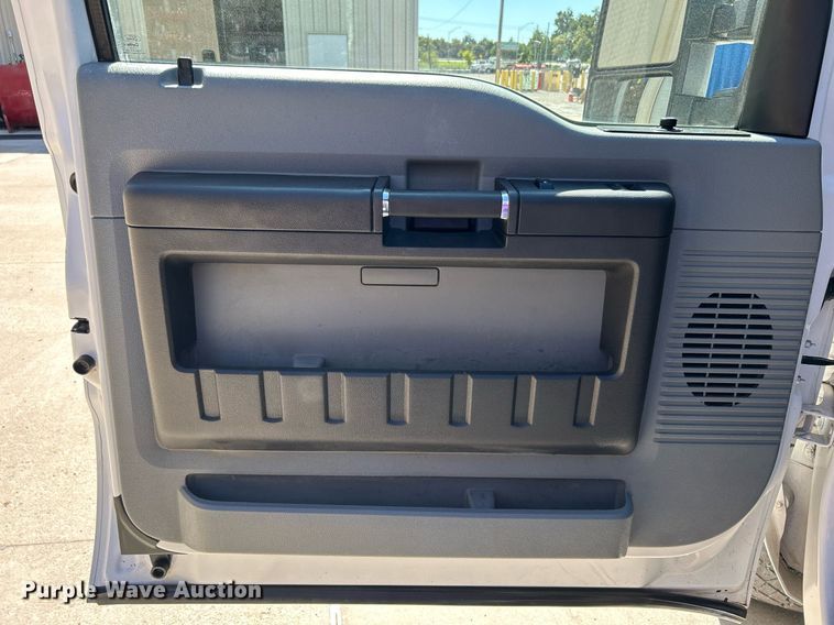 image for item DJ6350 2015 Ford F250 Super Duty  SuperCab pickup truck