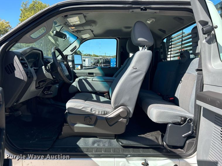 image for item DJ6350 2015 Ford F250 Super Duty  SuperCab pickup truck