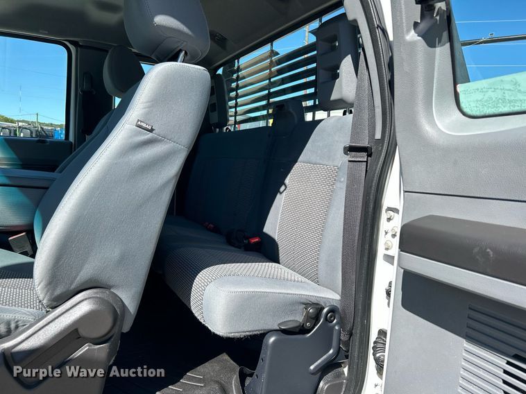 image for item DJ6350 2015 Ford F250 Super Duty  SuperCab pickup truck