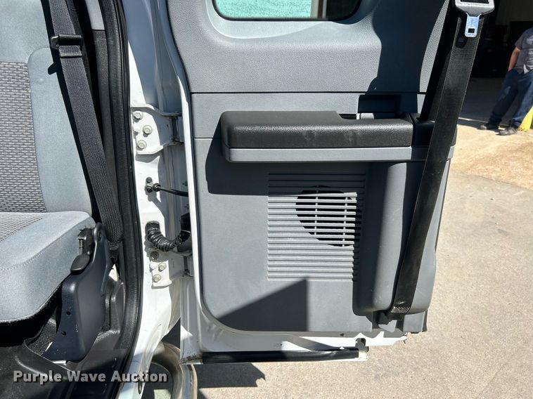 image for item DJ6350 2015 Ford F250 Super Duty  SuperCab pickup truck