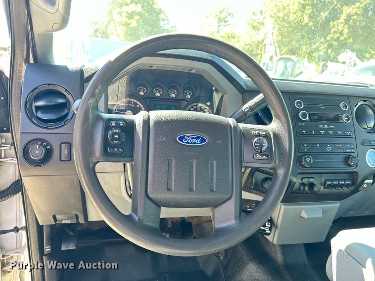 image for item DJ6350 2015 Ford F250 Super Duty  SuperCab pickup truck