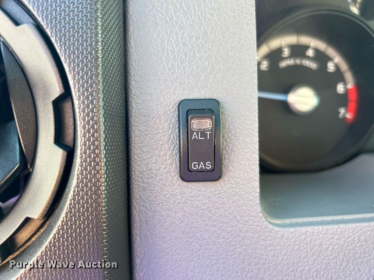 image for item DJ6350 2015 Ford F250 Super Duty  SuperCab pickup truck