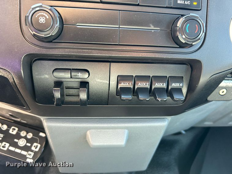 image for item DJ6350 2015 Ford F250 Super Duty  SuperCab pickup truck