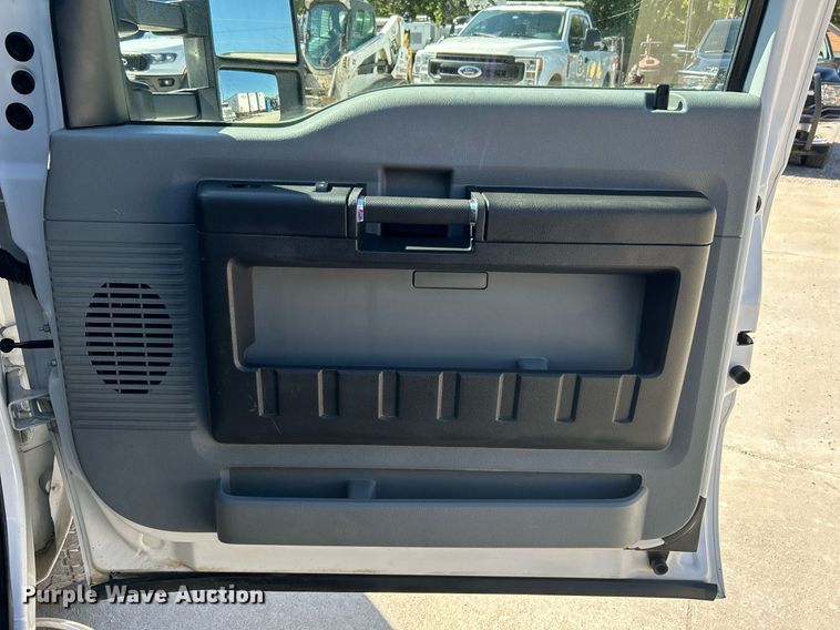 image for item DJ6350 2015 Ford F250 Super Duty  SuperCab pickup truck