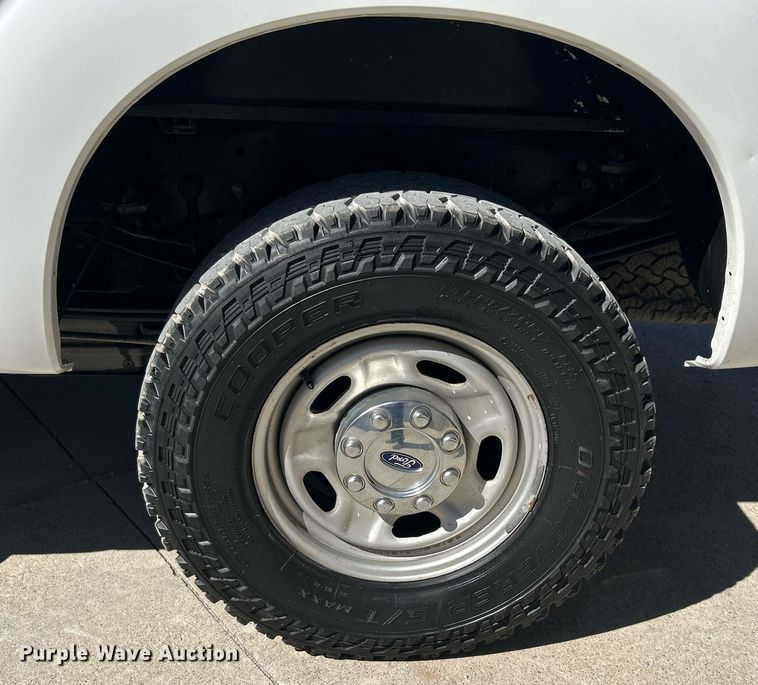 image for item DJ6350 2015 Ford F250 Super Duty  SuperCab pickup truck