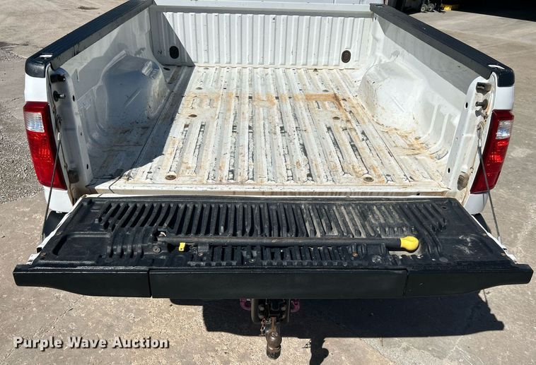 image for item DJ6352 2014 Ford F250 Super Duty  Crew Cab pickup truck