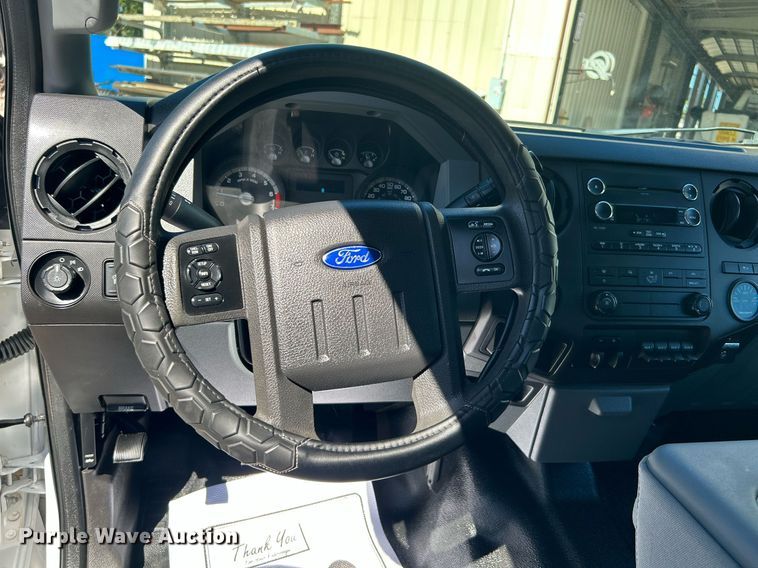 image for item DJ6352 2014 Ford F250 Super Duty  Crew Cab pickup truck