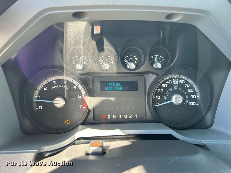 image for item DJ6352 2014 Ford F250 Super Duty  Crew Cab pickup truck