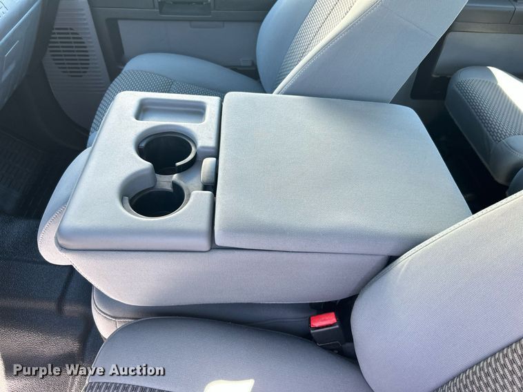 image for item DJ6352 2014 Ford F250 Super Duty  Crew Cab pickup truck