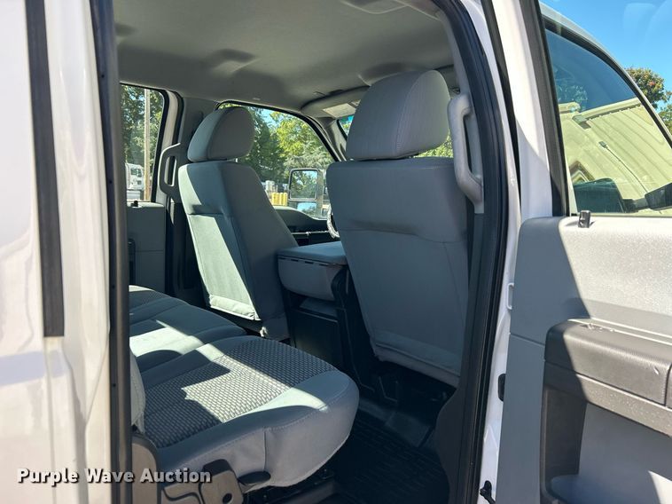 image for item DJ6352 2014 Ford F250 Super Duty  Crew Cab pickup truck