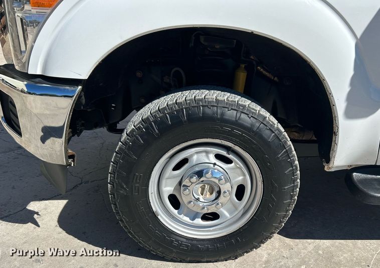 image for item DJ6352 2014 Ford F250 Super Duty  Crew Cab pickup truck