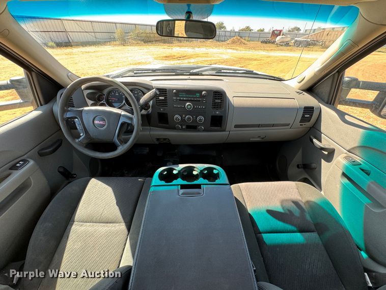 image for item DK2569 2012 GMC Sierra 2500HD  Crew Cab flatbed pickup truck