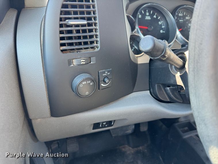 image for item DK2569 2012 GMC Sierra 2500HD  Crew Cab flatbed pickup truck