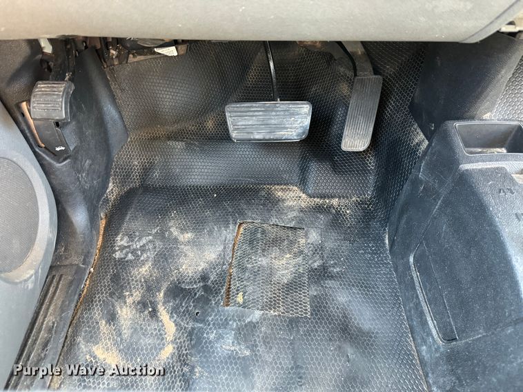 image for item DK2569 2012 GMC Sierra 2500HD  Crew Cab flatbed pickup truck