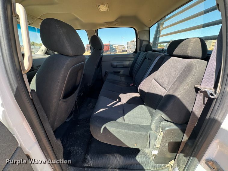 image for item DK2569 2012 GMC Sierra 2500HD  Crew Cab flatbed pickup truck