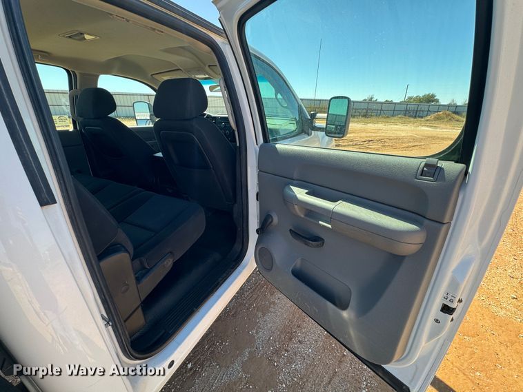 image for item DK2569 2012 GMC Sierra 2500HD  Crew Cab flatbed pickup truck