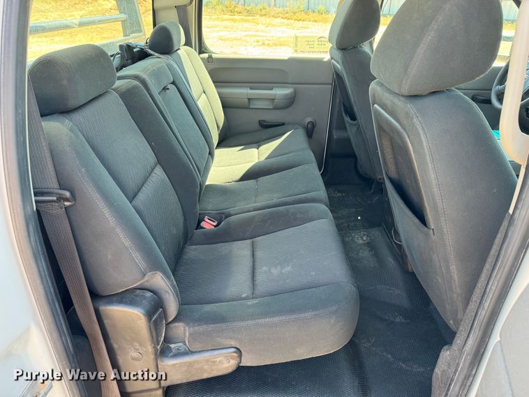 image for item DK2569 2012 GMC Sierra 2500HD  Crew Cab flatbed pickup truck