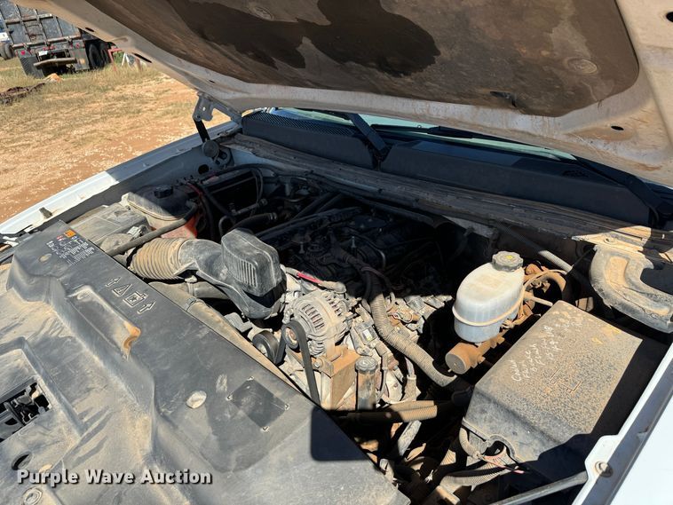 image for item DK2569 2012 GMC Sierra 2500HD  Crew Cab flatbed pickup truck