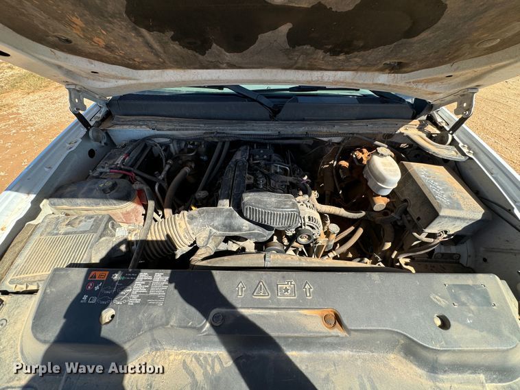 image for item DK2569 2012 GMC Sierra 2500HD  Crew Cab flatbed pickup truck