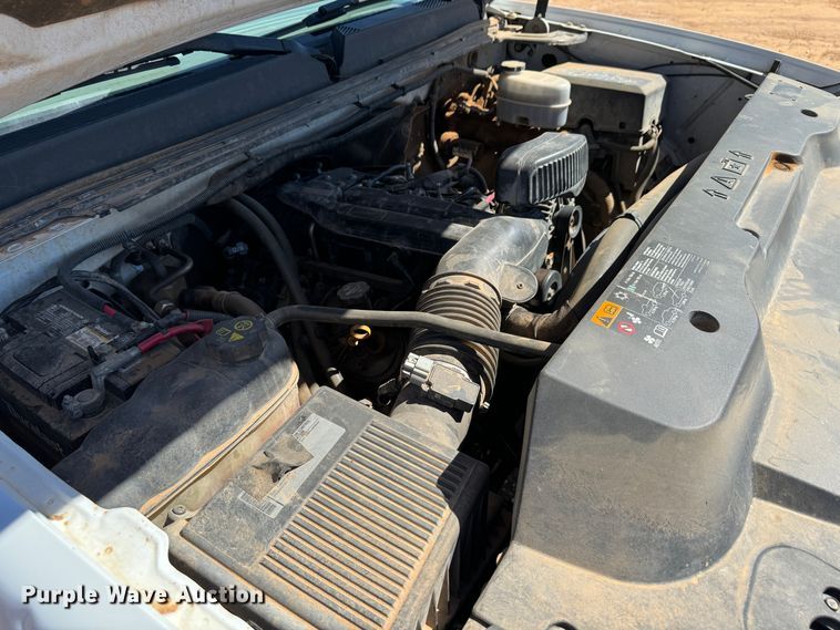 image for item DK2569 2012 GMC Sierra 2500HD  Crew Cab flatbed pickup truck