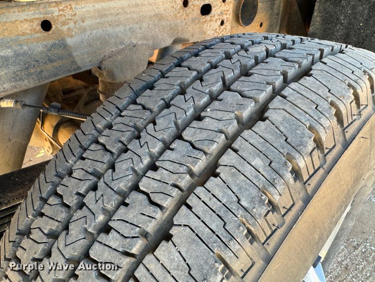 image for item DK2569 2012 GMC Sierra 2500HD  Crew Cab flatbed pickup truck