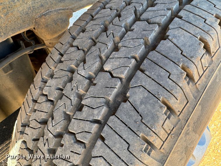 image for item DK2569 2012 GMC Sierra 2500HD  Crew Cab flatbed pickup truck