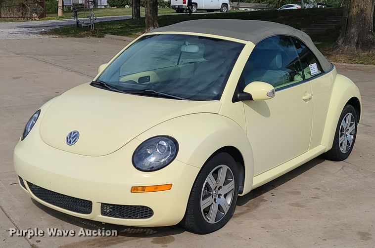 image for item DK4098 2006 Volkswagen Beetle  convertible