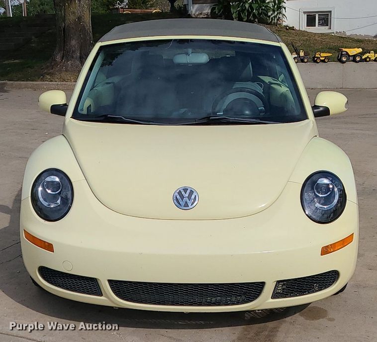 image for item DK4098 2006 Volkswagen Beetle  convertible