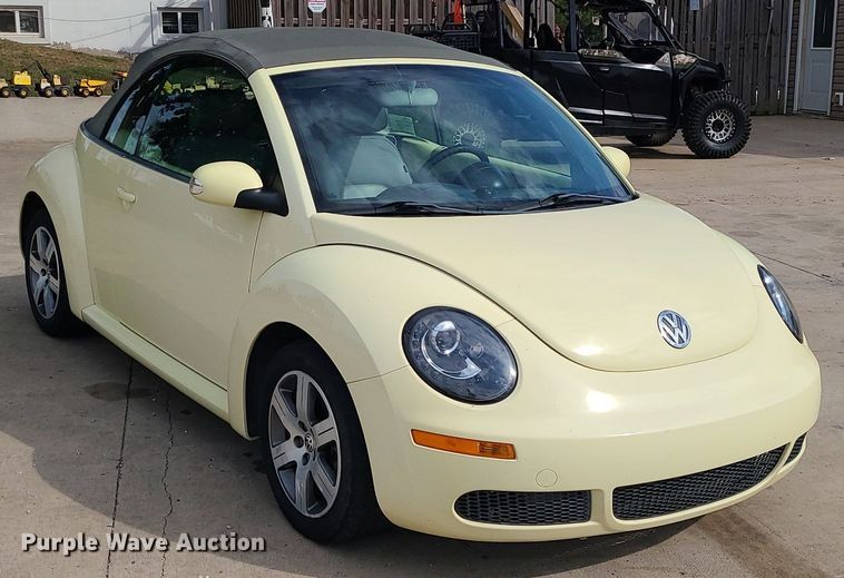 image for item DK4098 2006 Volkswagen Beetle  convertible