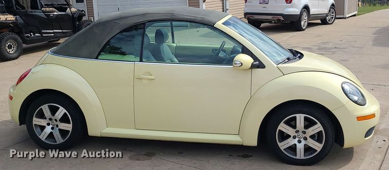 image for item DK4098 2006 Volkswagen Beetle  convertible