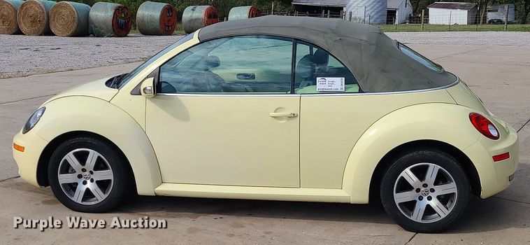 image for item DK4098 2006 Volkswagen Beetle  convertible