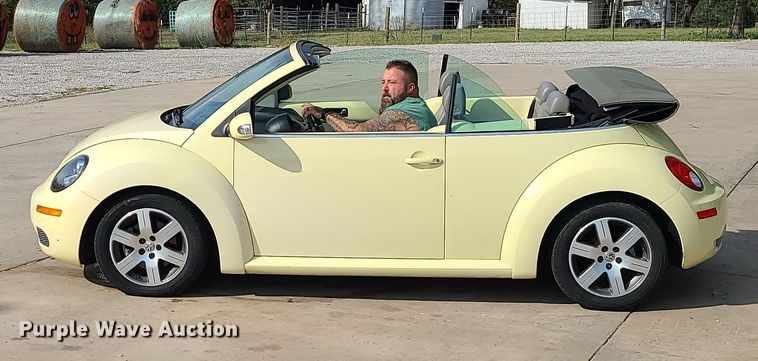 image for item DK4098 2006 Volkswagen Beetle  convertible